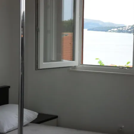 In Mit Mobliertem Balkon Apartment