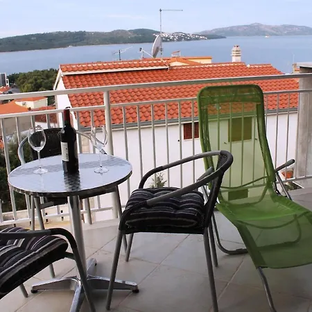 In Mit Mobliertem Balkon Apartment *