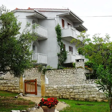 Apartment In Mit Mobliertem Balkon *